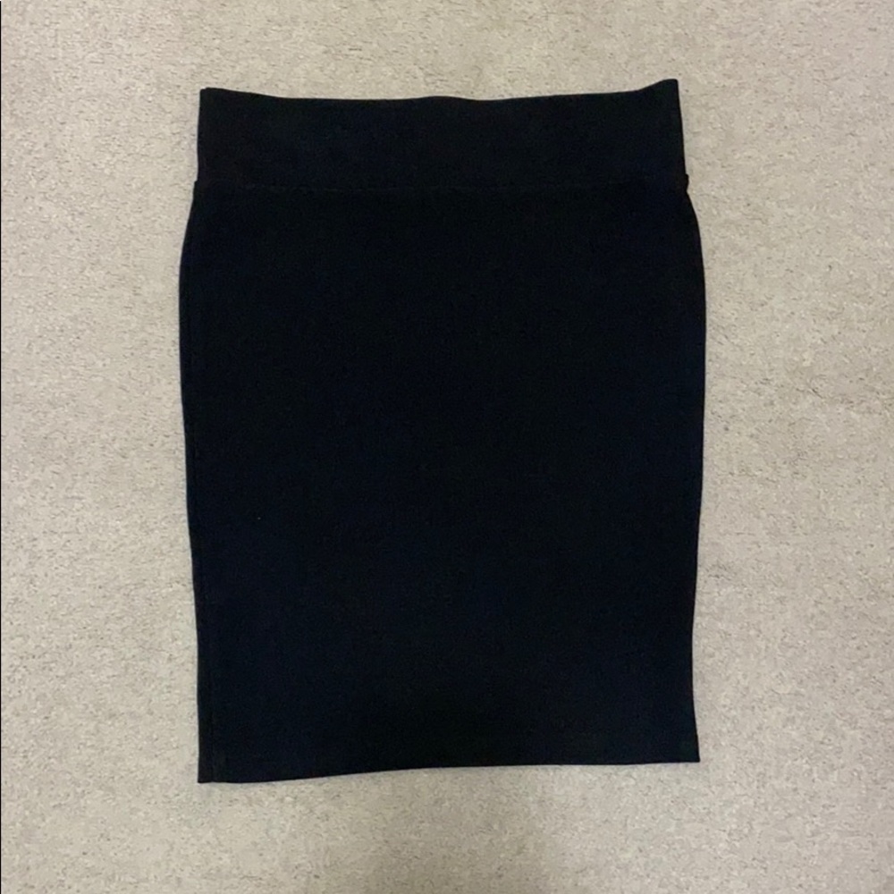 💜4/$30 - Black pencil skirt